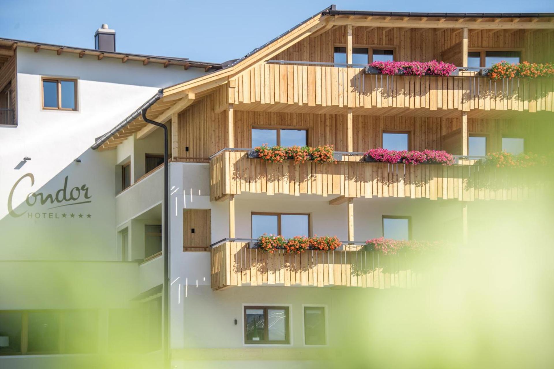Hotel Condor San Vigilio Di Marebbe Exterior photo